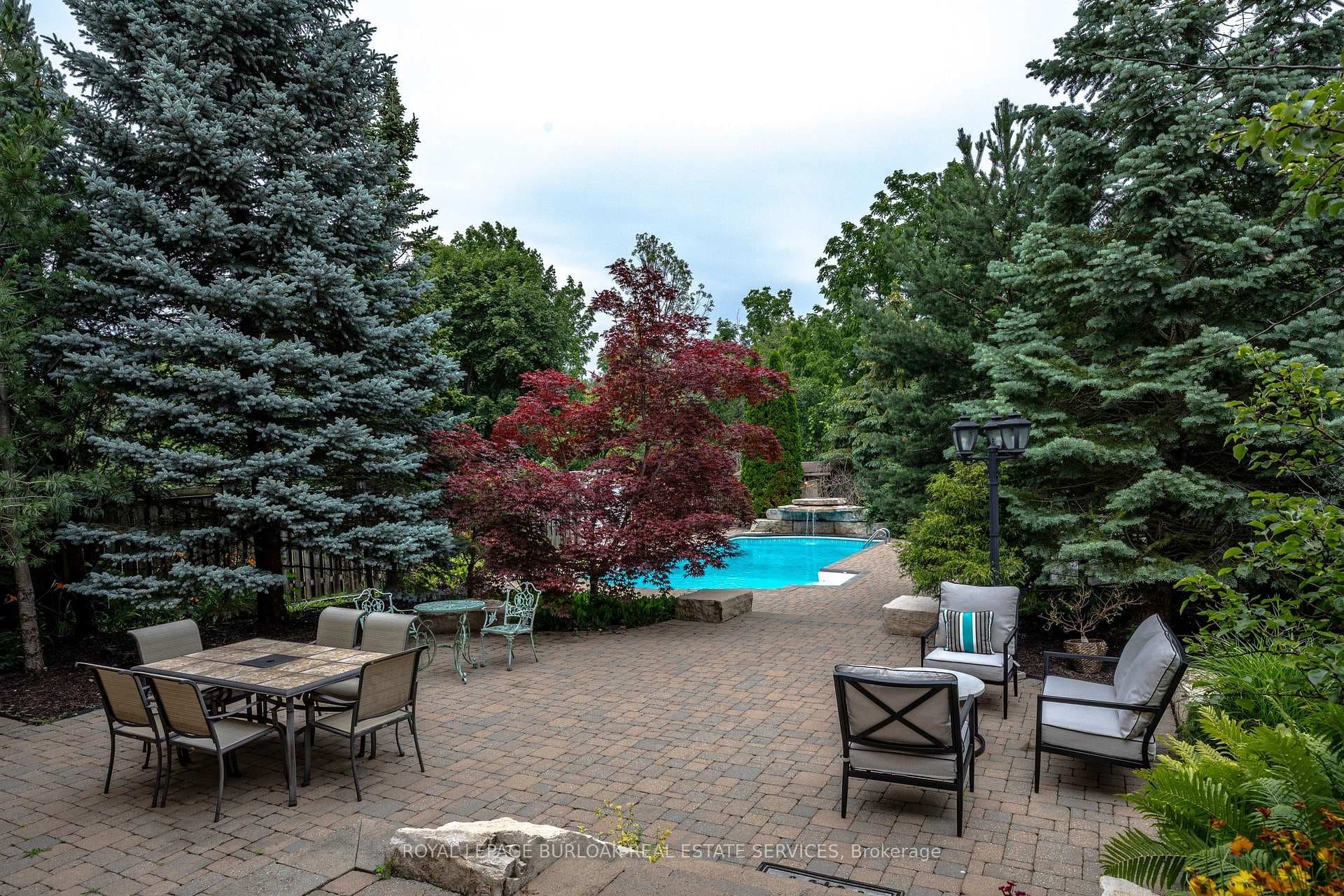 215 Burloak Drive photo 39