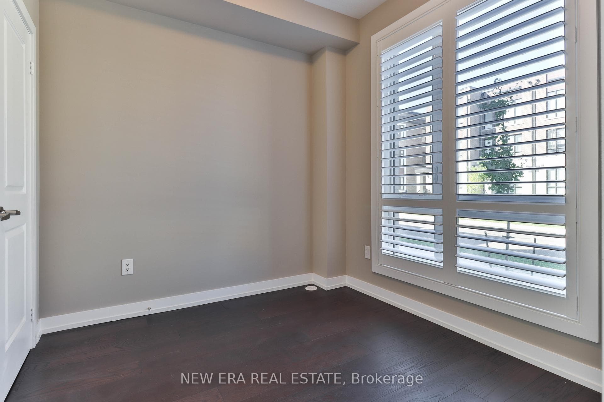 81 Stauffer Crescent photo 9