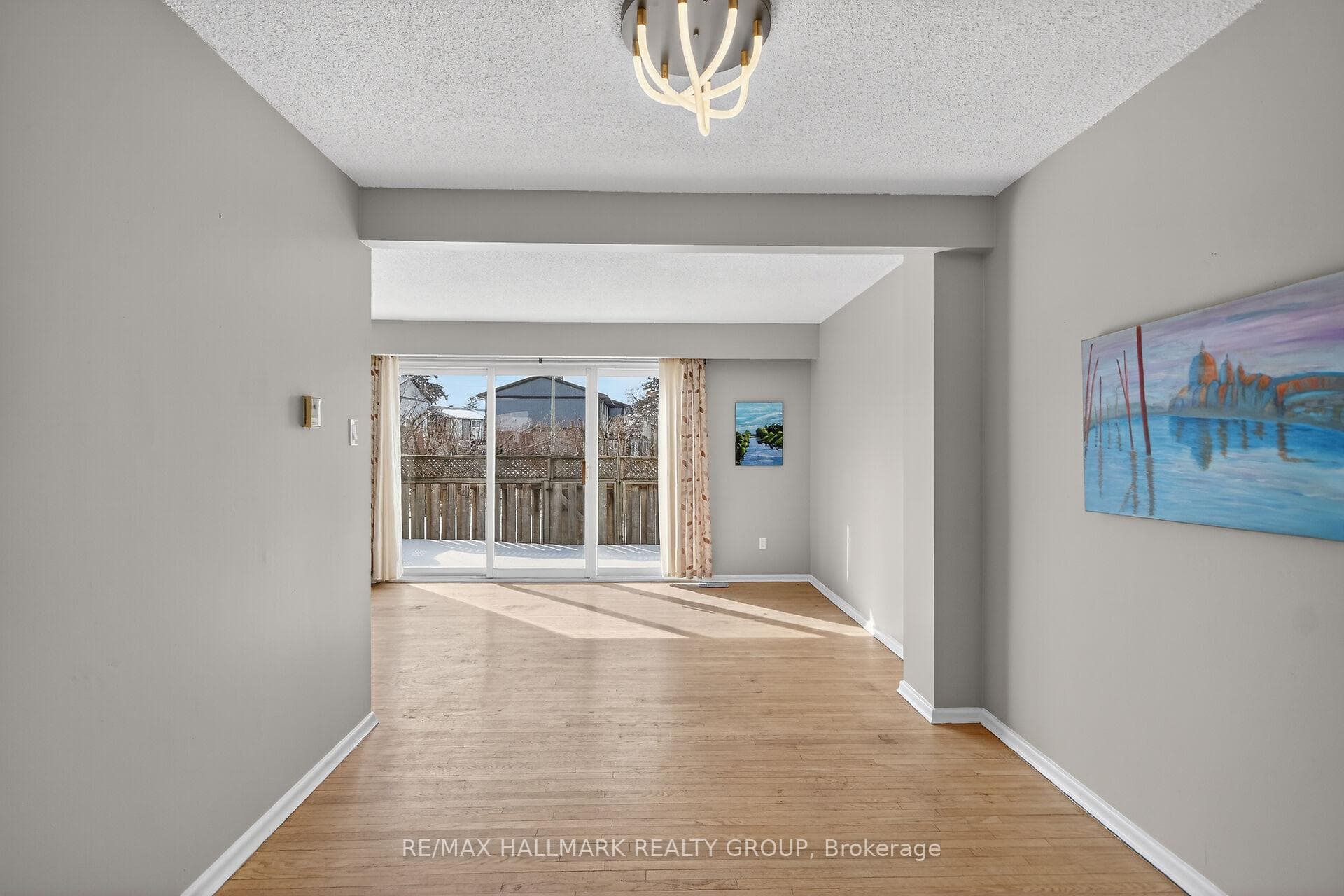 427 Moodie Drive photo 15