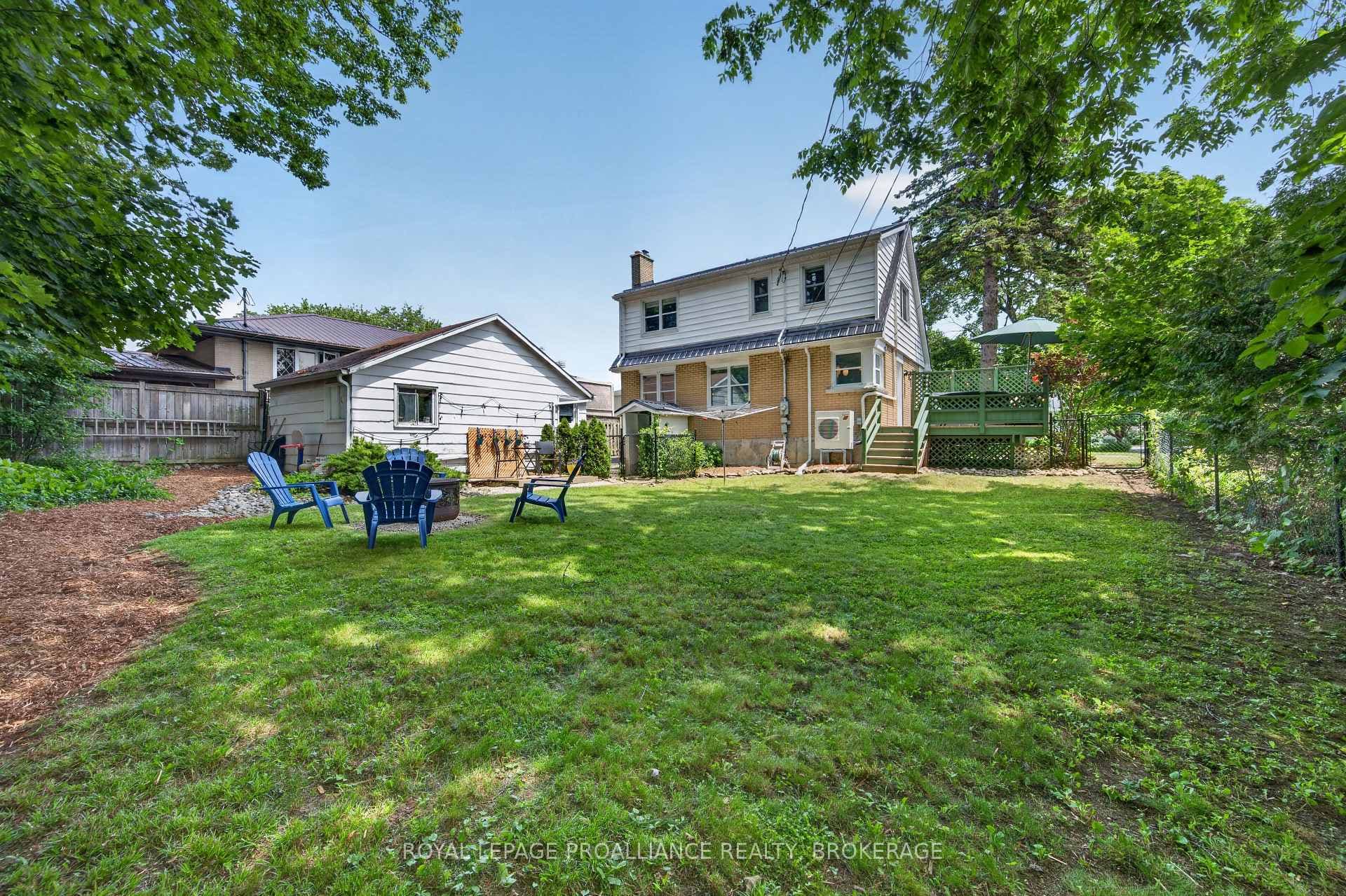 288 Yonge Street photo 40