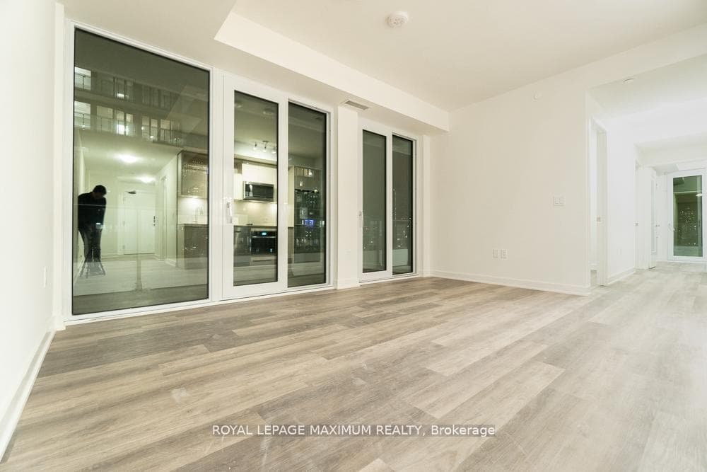 70 Princess Street Unit 2015 E photo 10