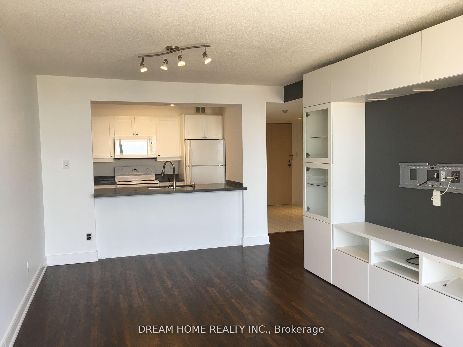50 Eglinton Avenue Unit 1702 photo 4