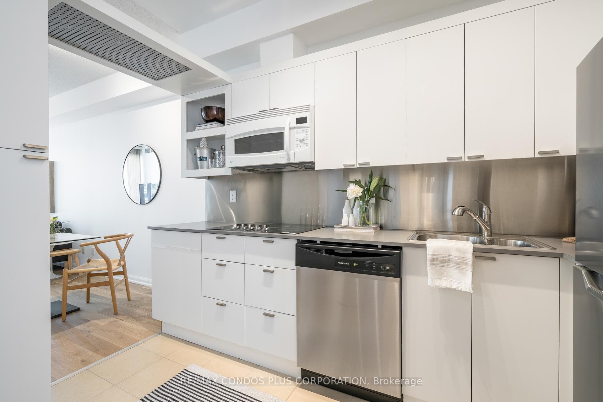111 Elizabeth Street Unit 1119 photo 18