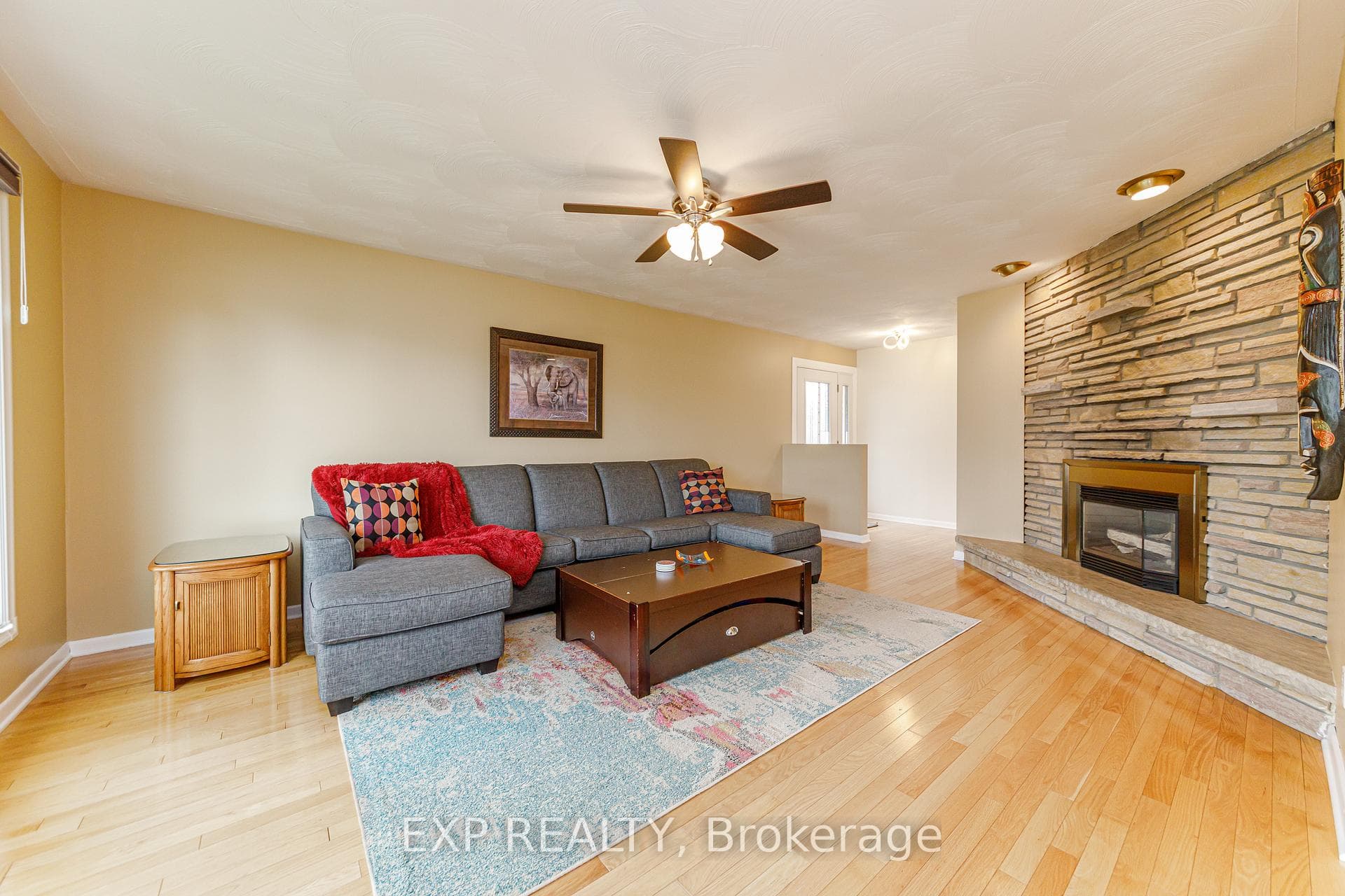 1642 Valmarie Avenue photo 4