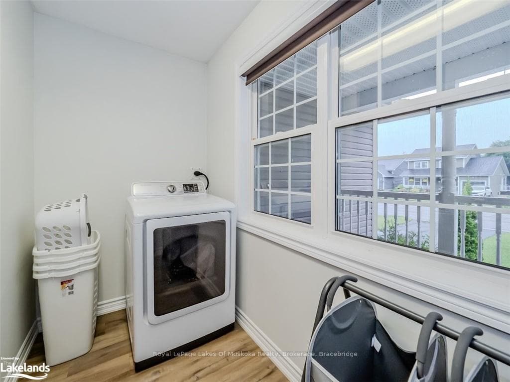 20 COATES Avenue photo 24