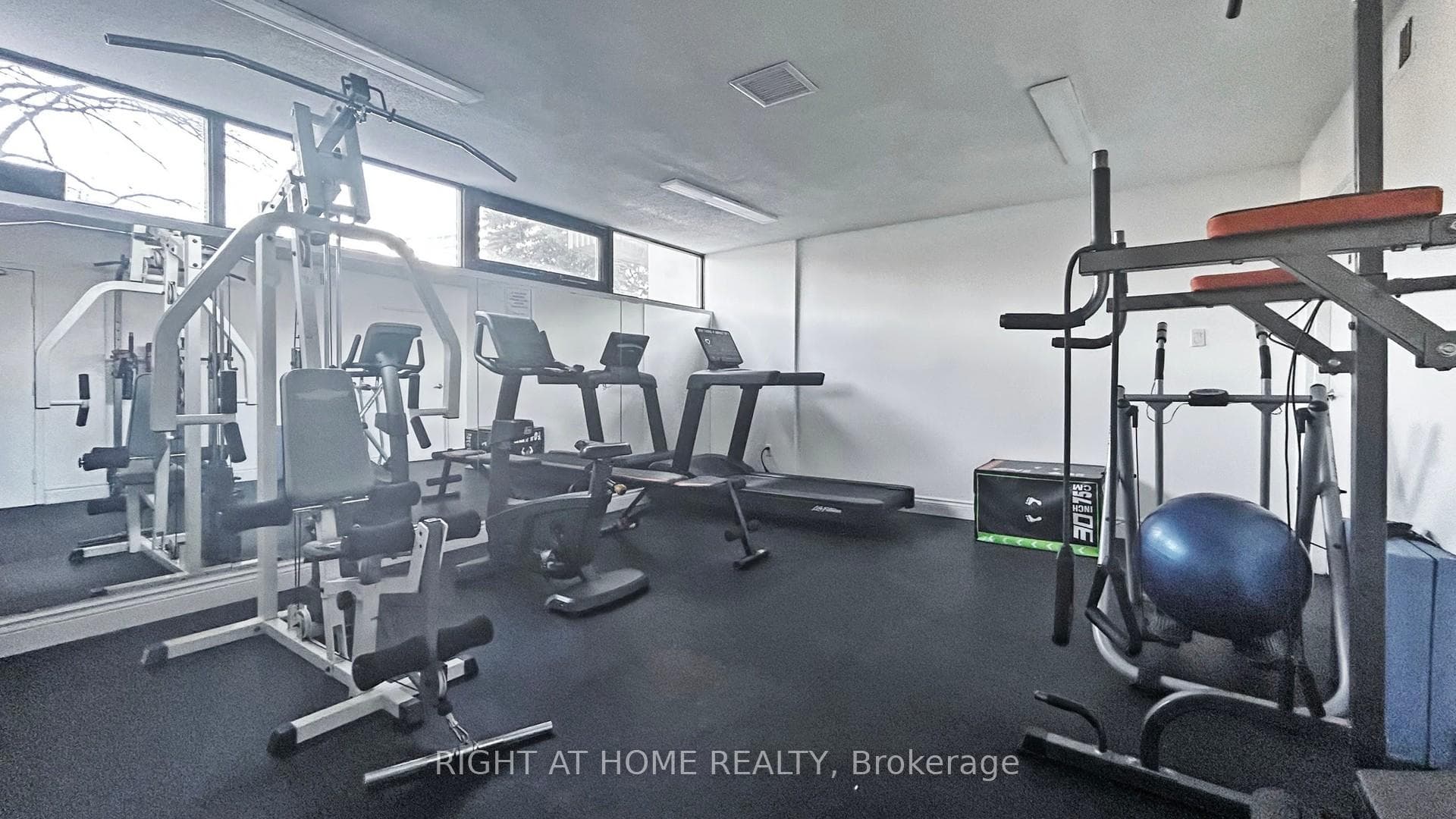 100 Antibes Drive Unit 2805 photo 39