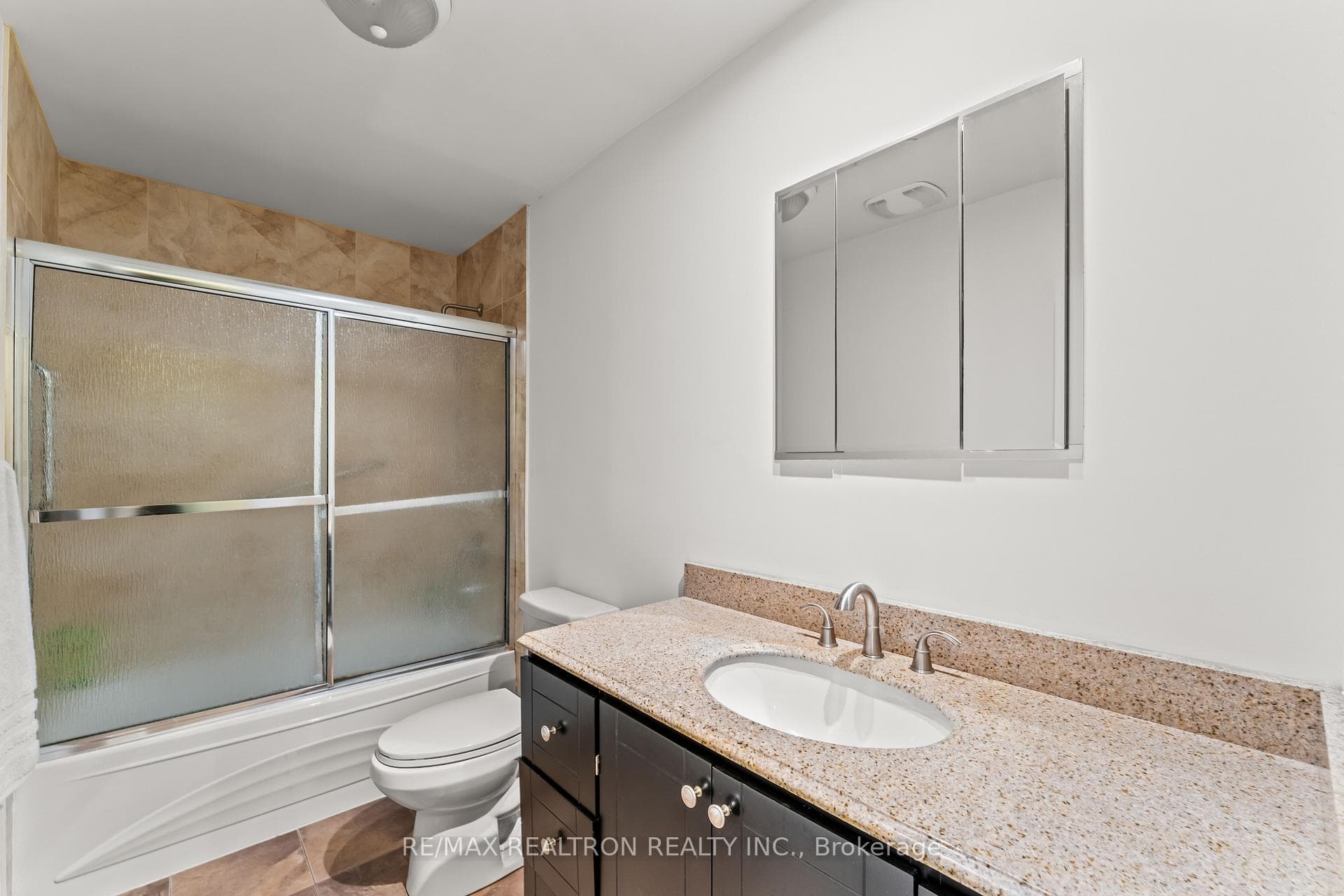 92 Elise Terrace photo 31