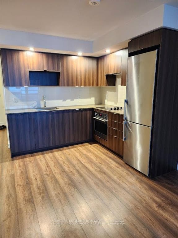 225 Village Green Square Unit 2105 photo 10