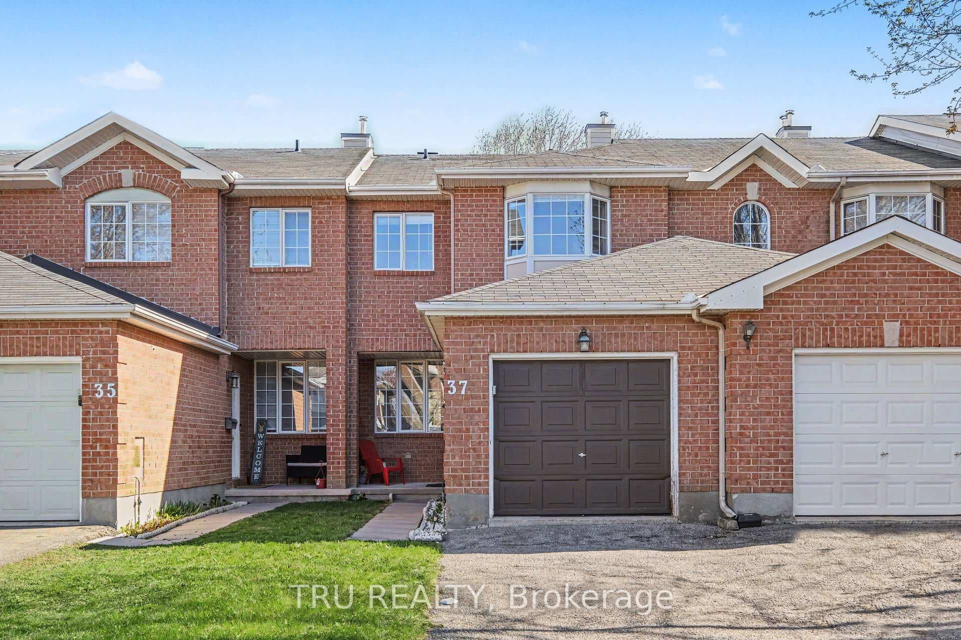 37 Daventry Crescent photo 1
