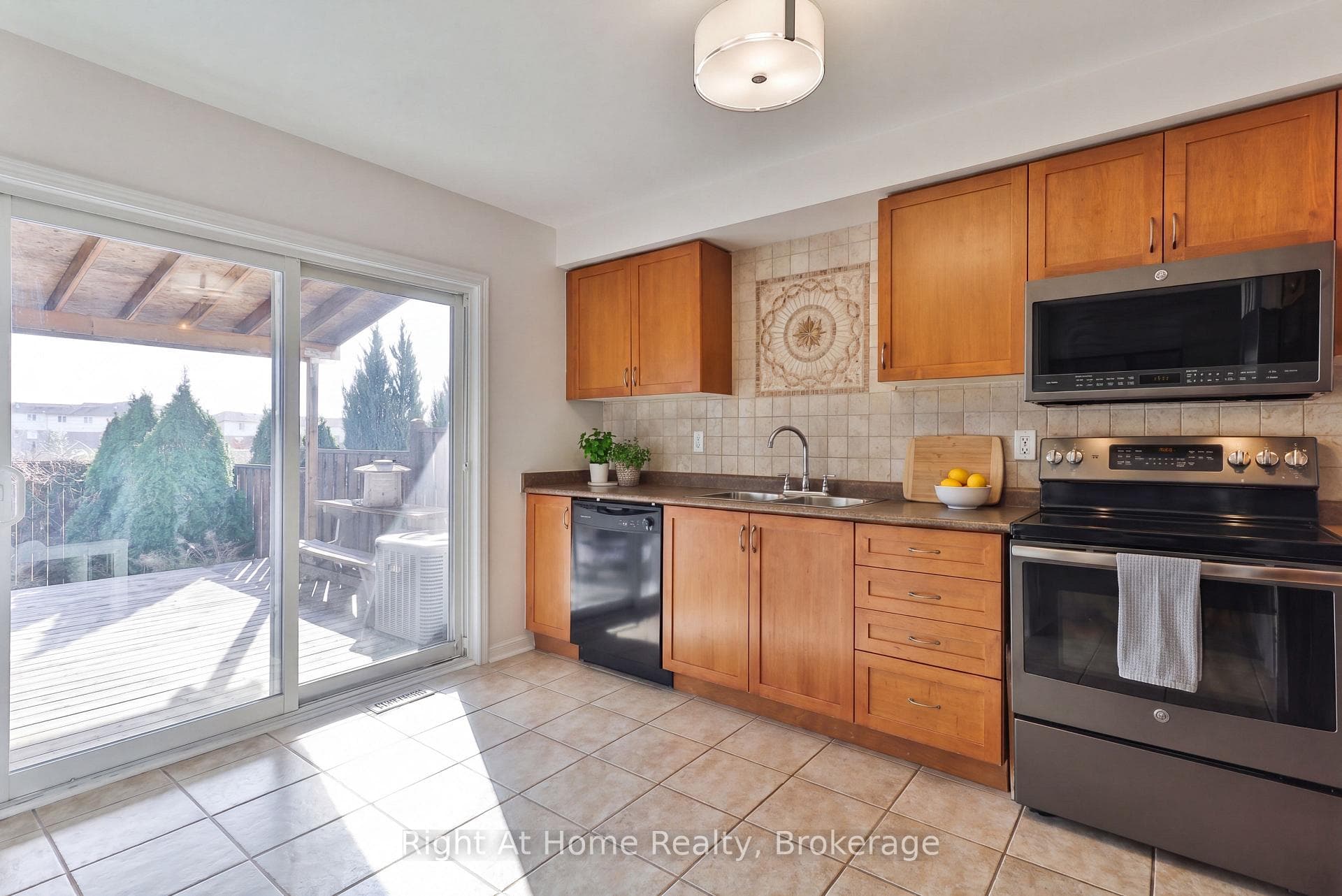 3162 Stornoway Circle photo 8