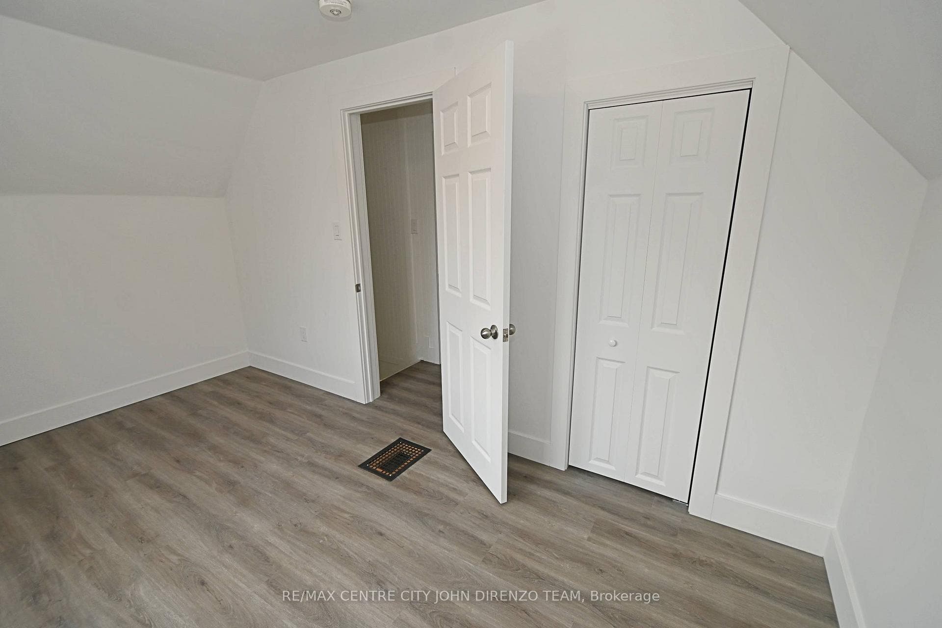 52 Woodworth Avenue photo 14