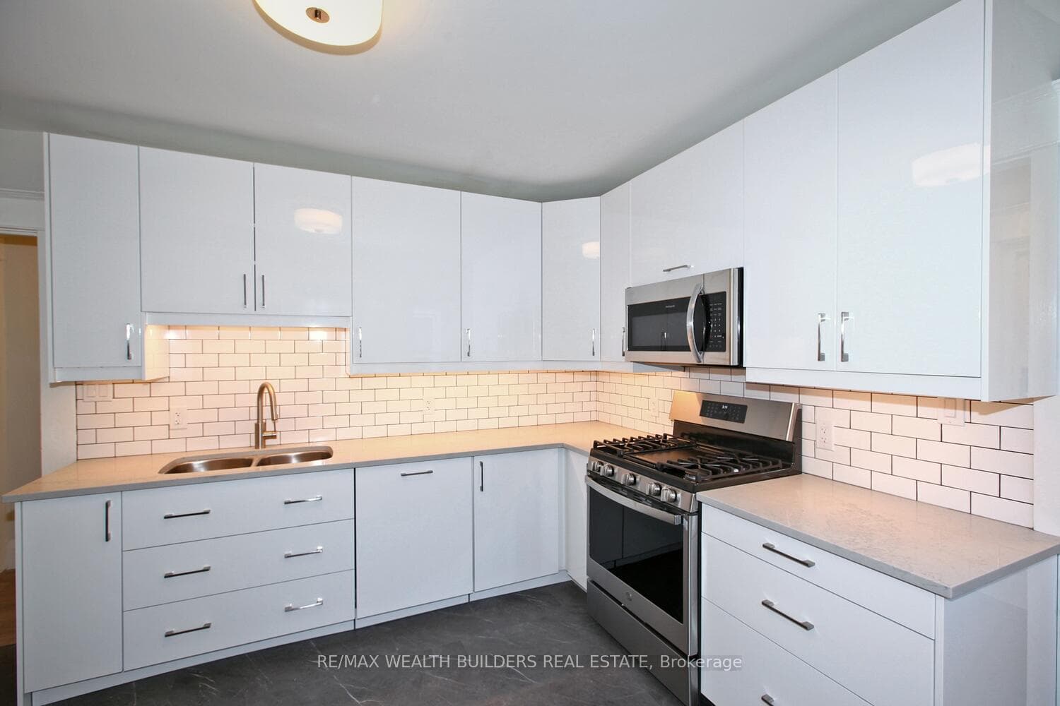 163 Parkside Drive Unit B photo 19