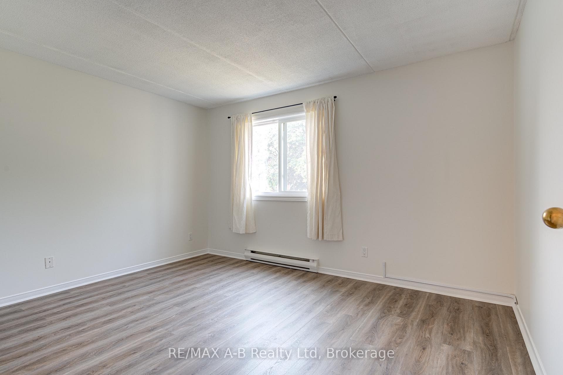 50 Campbell Court Unit 106 photo 16