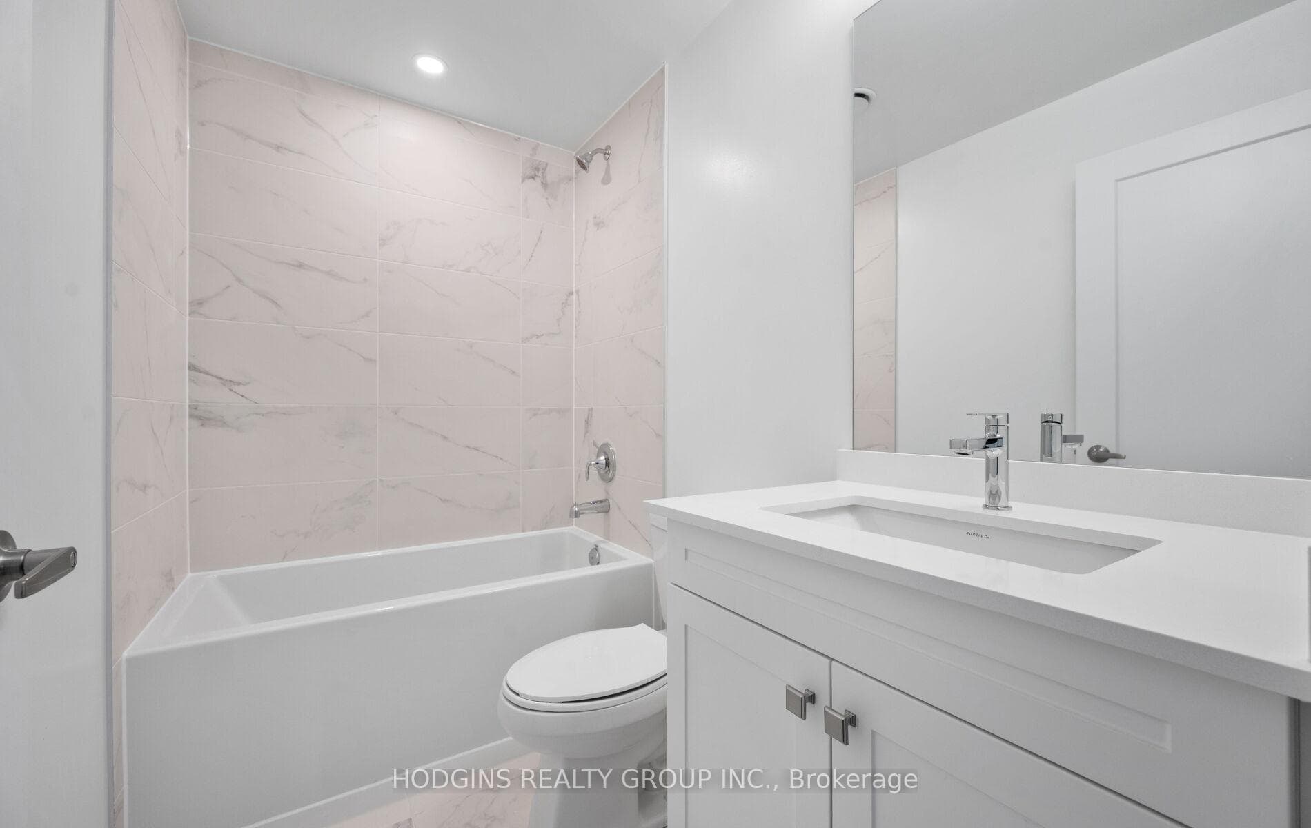 1035 Southdown Road Unit LPH 1801 photo 30