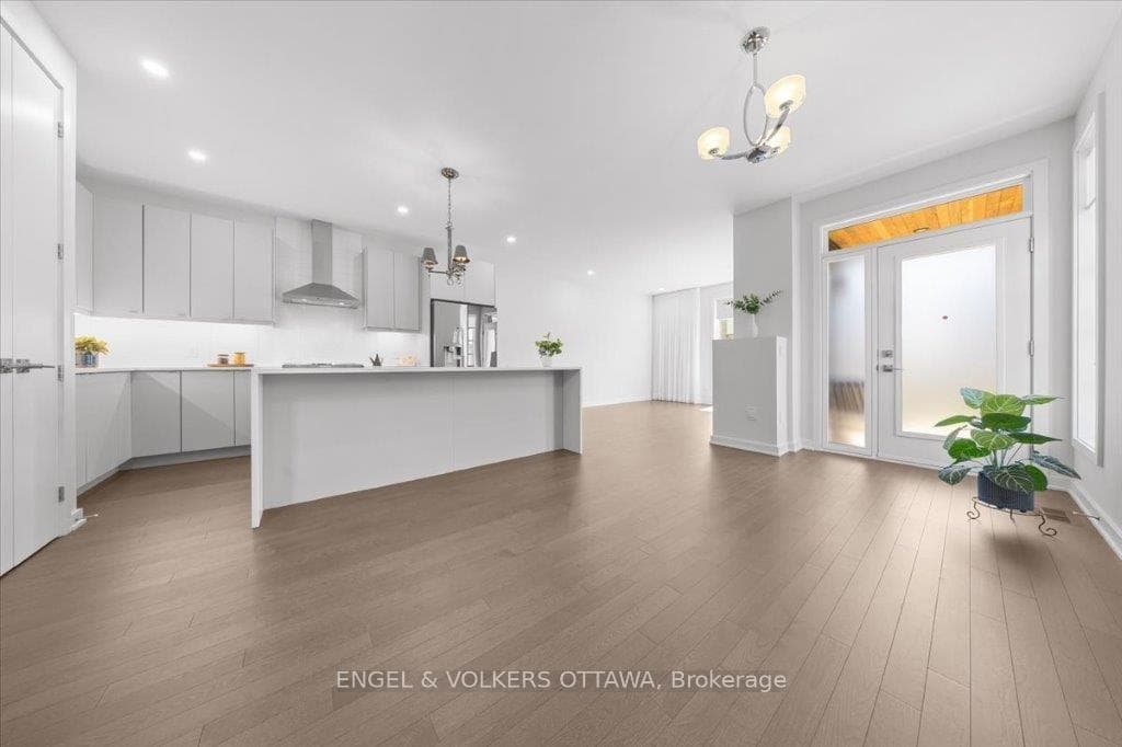 699 Honeydew Street photo 7