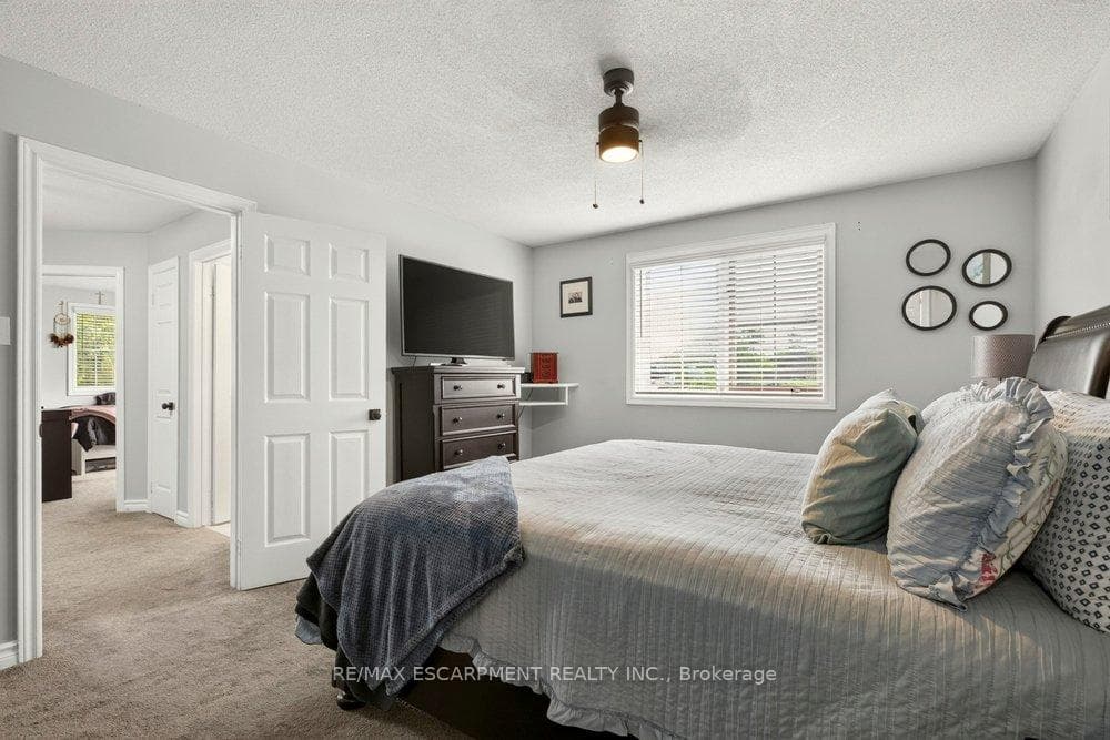 37 Walker Court photo 13