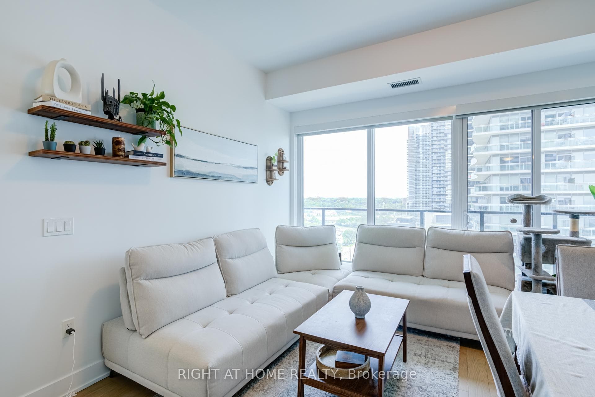 30 Shore Breeze Drive Unit 1413 photo 16