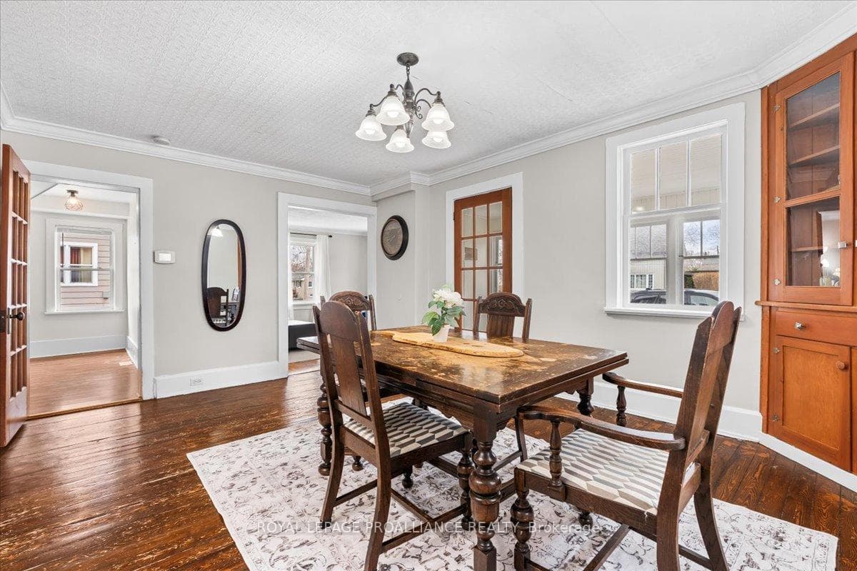16 Maple Street photo 14