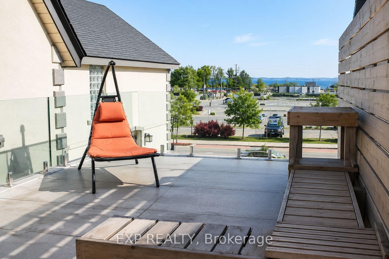 Shared Rooftop Patio