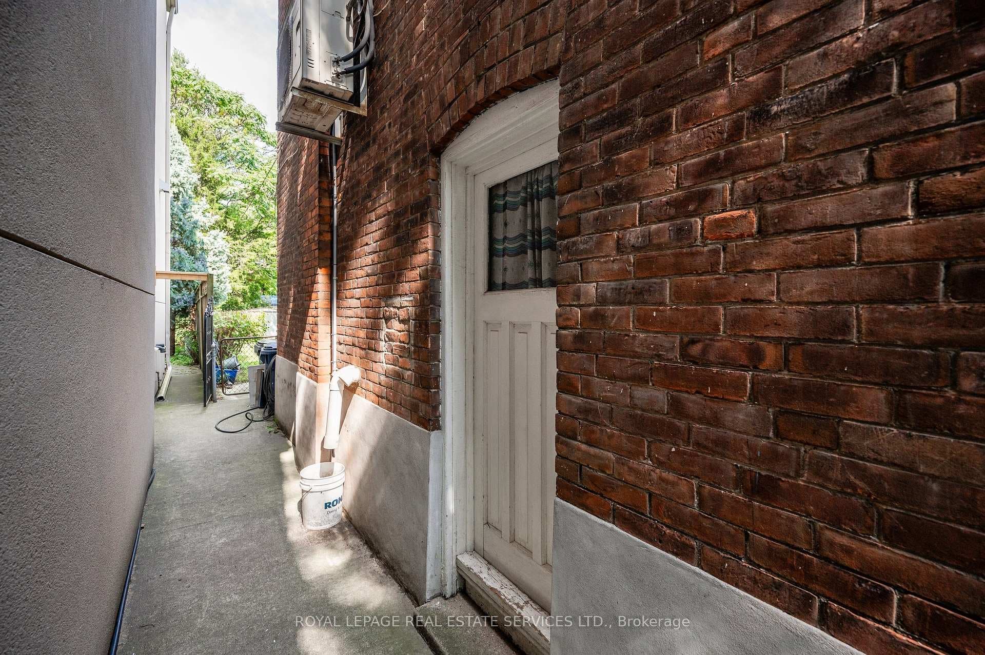 56 Vernon Street photo 29