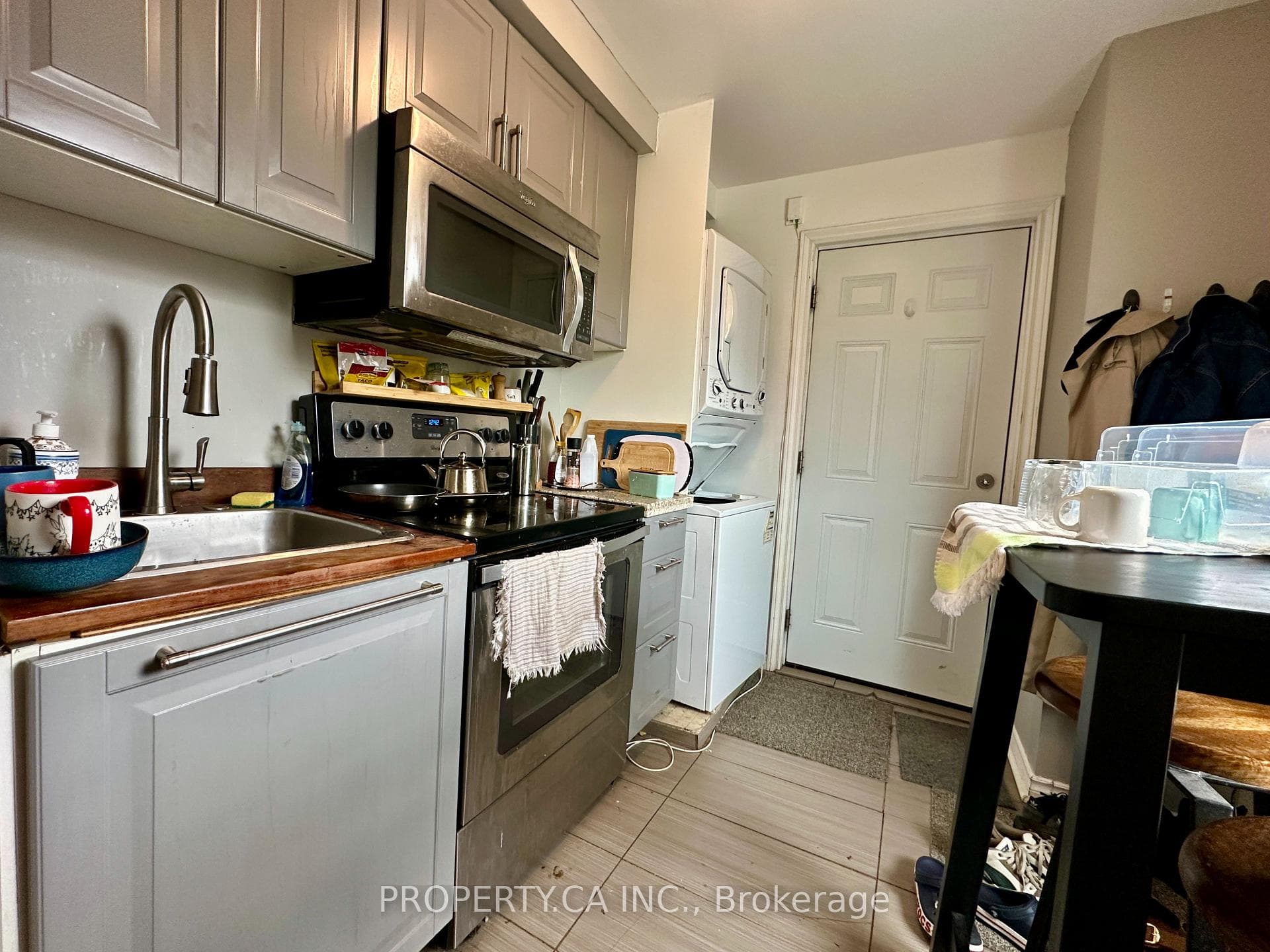 129 Munro Street Unit Upper photo 8