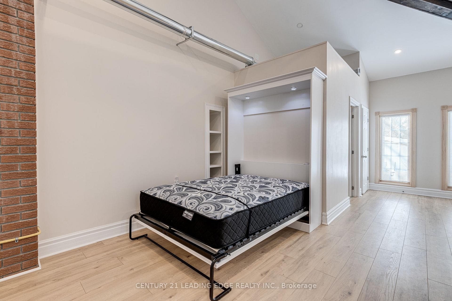 Murphy bed