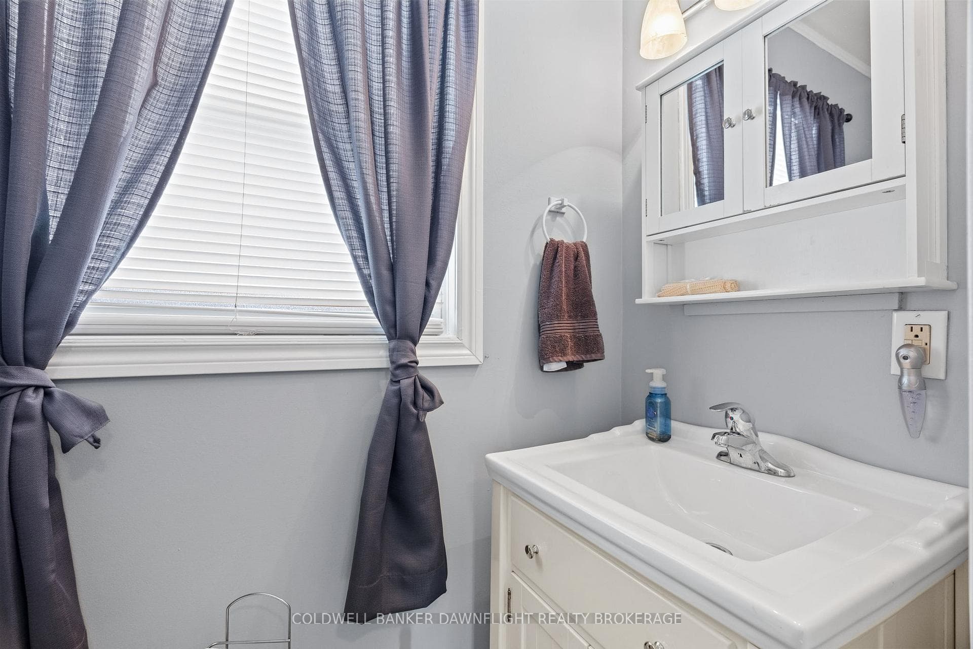 115 Columbia Drive photo 4