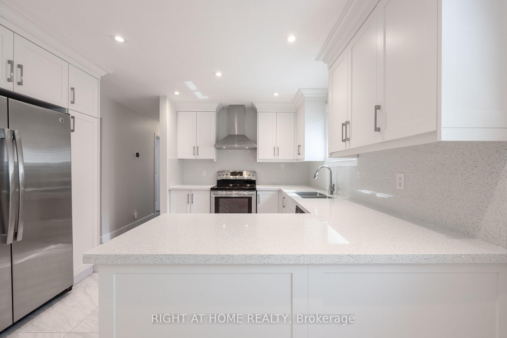 413 Colborne Street Unit Upper photo 15