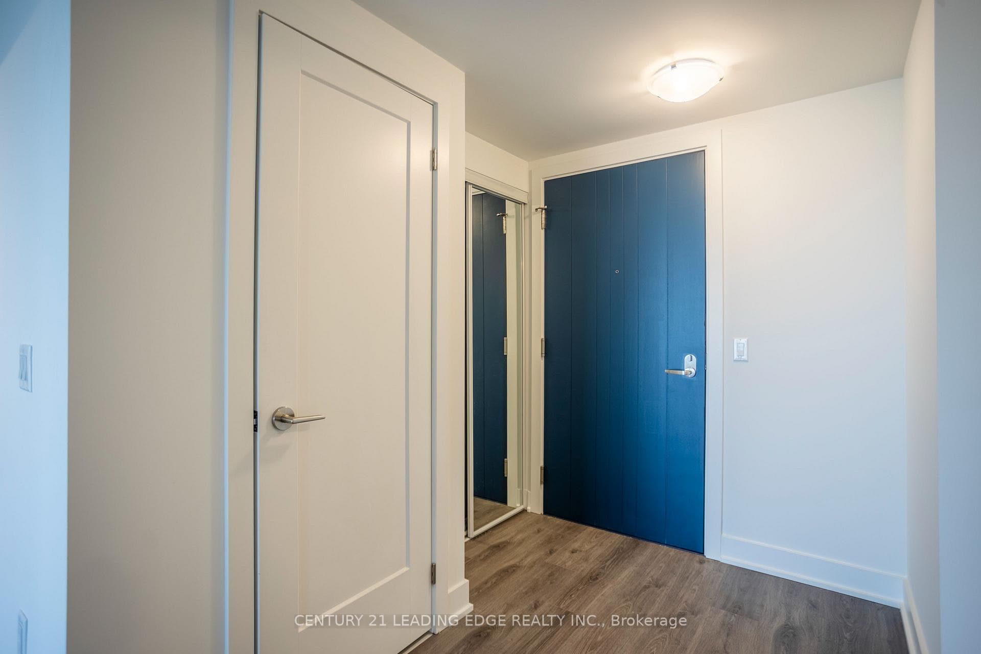 2545 Simcoe Street Unit 2610 photo 5