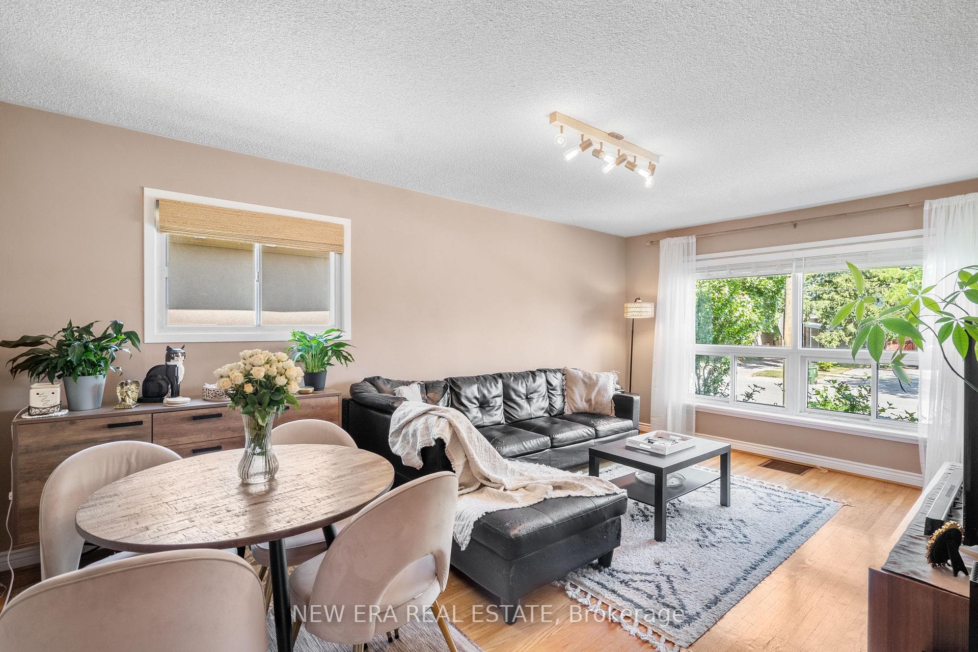 91 Hadrian Drive photo 9