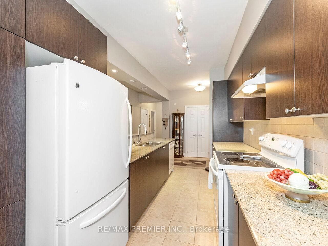 10211 Keele Street Unit 302 photo 13