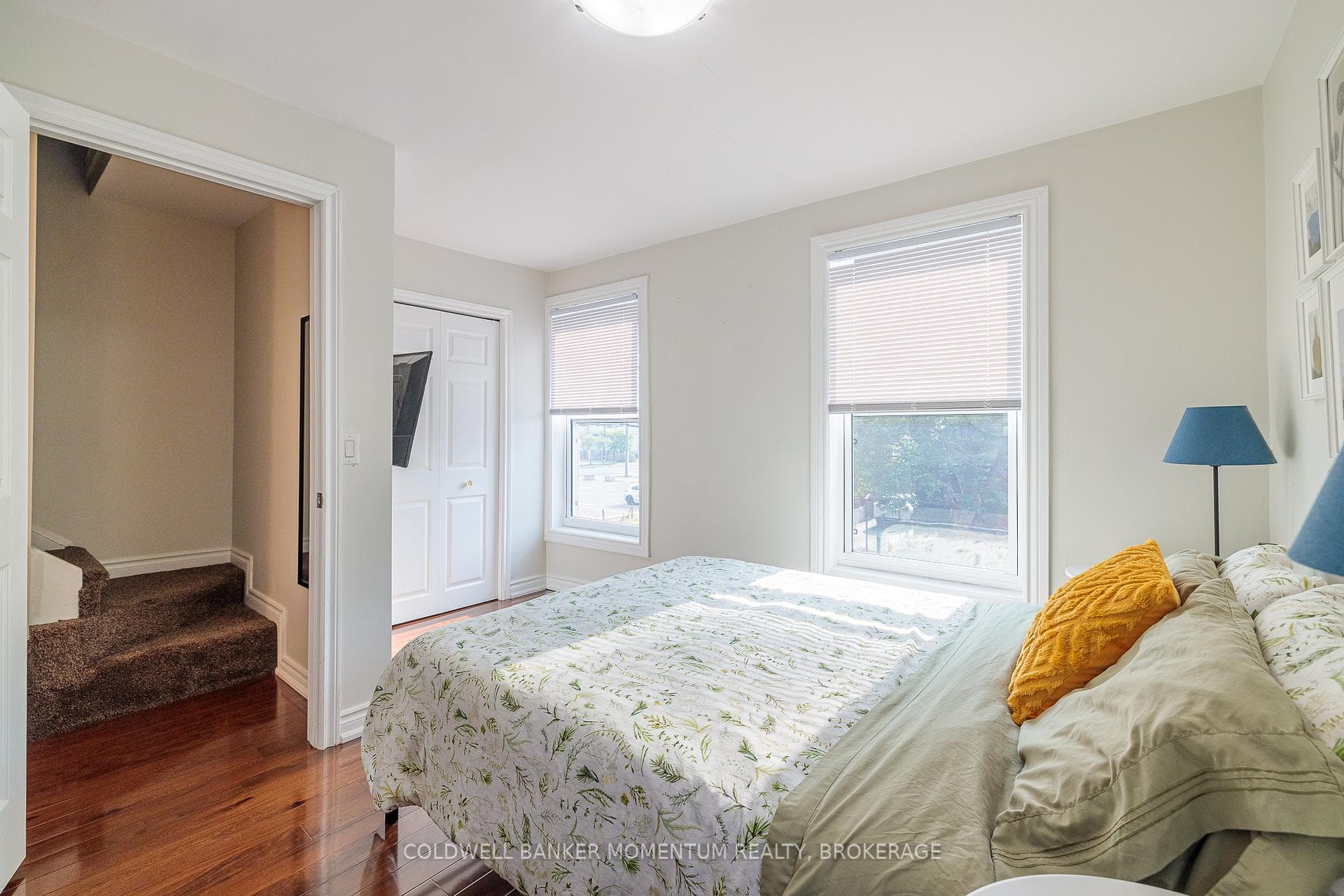 3 large windows!