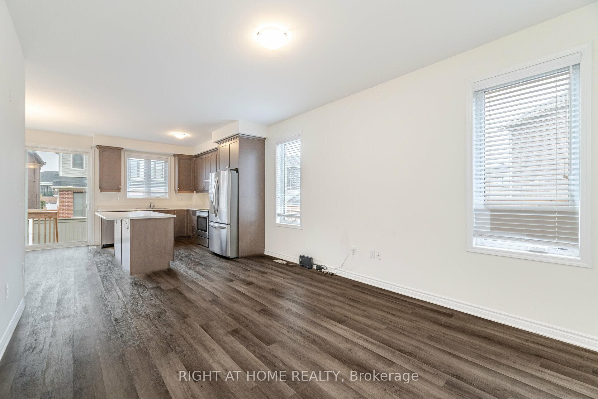 908 Sumac Gardens photo 10