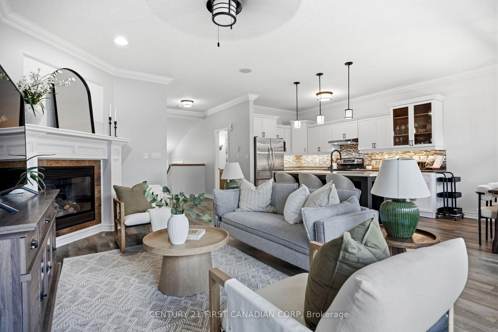 292 Walnut Street photo 12
