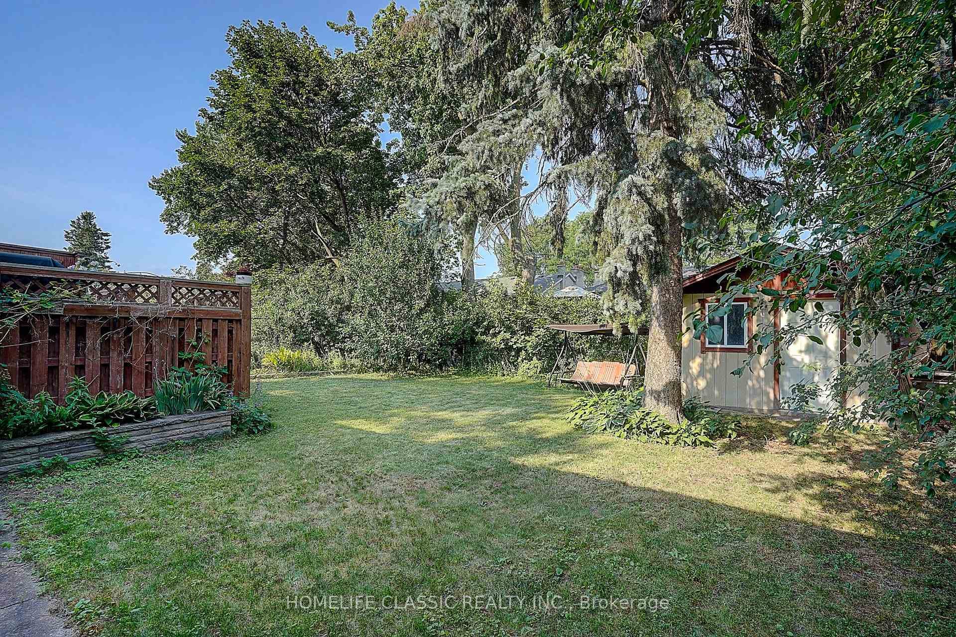 267 IREDALE Road photo 34