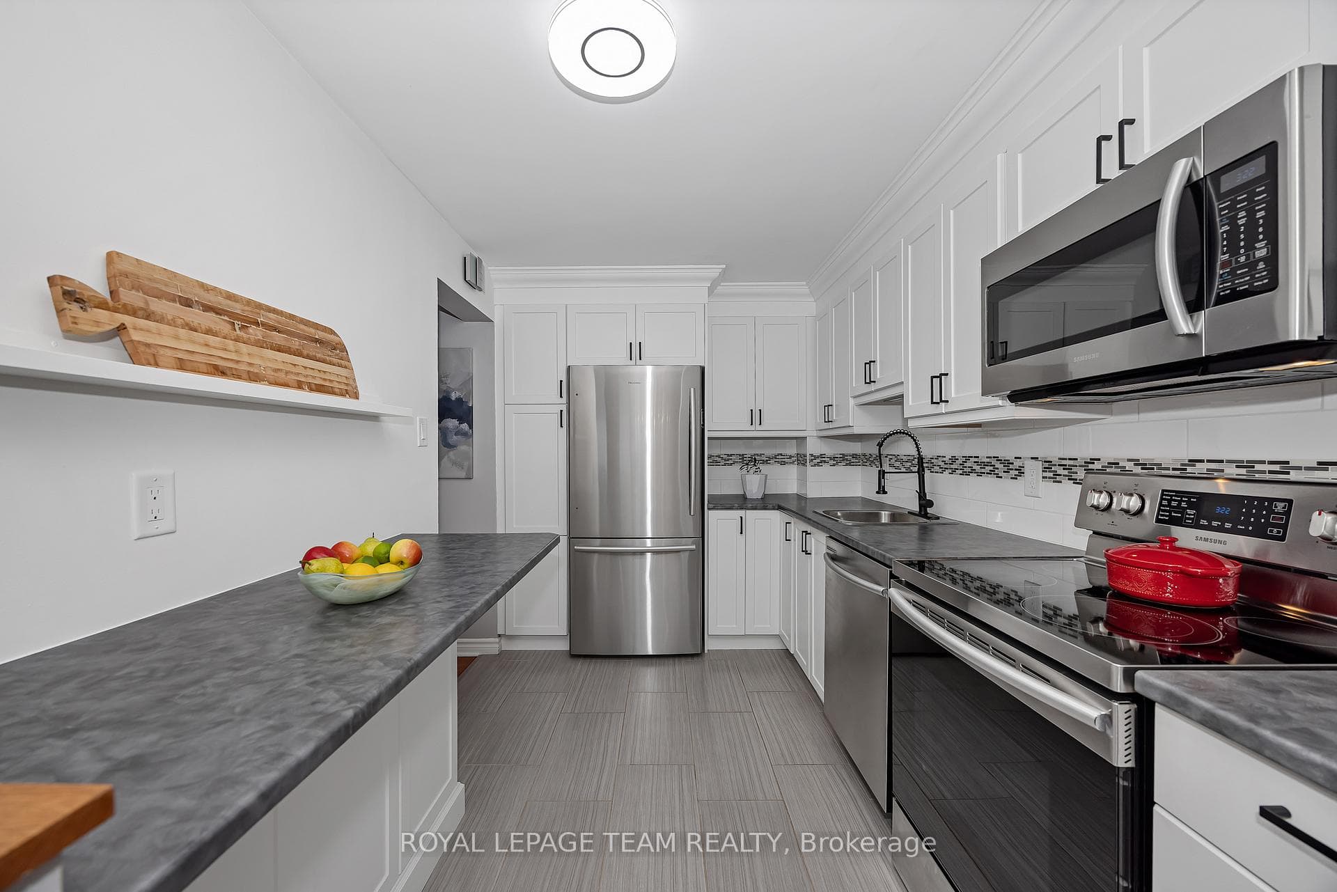 18 Benlea Drive Unit C photo 17