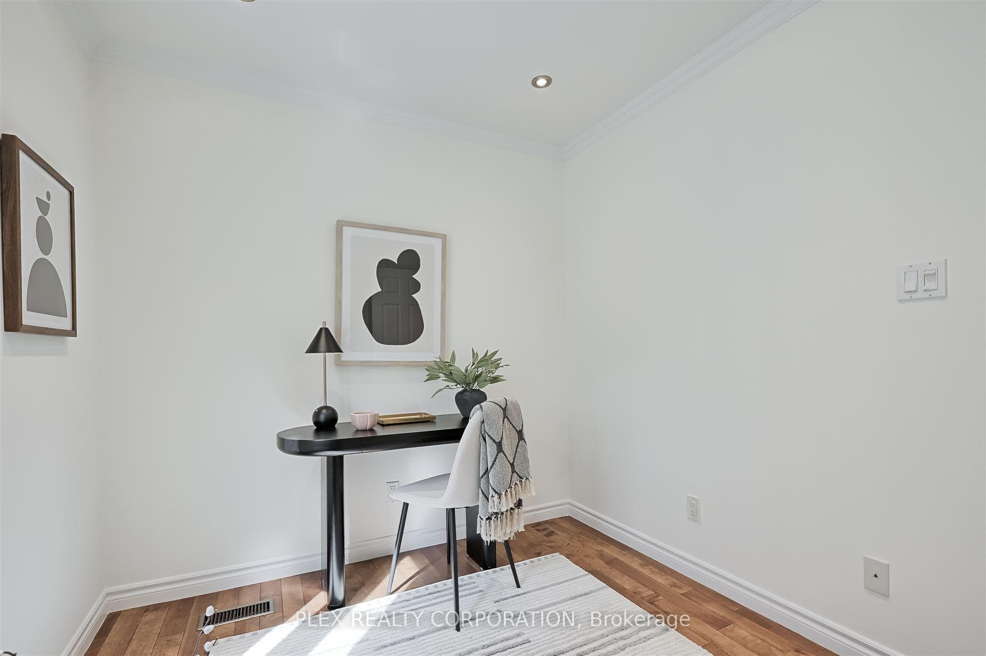 192 Coxwell Avenue photo 25