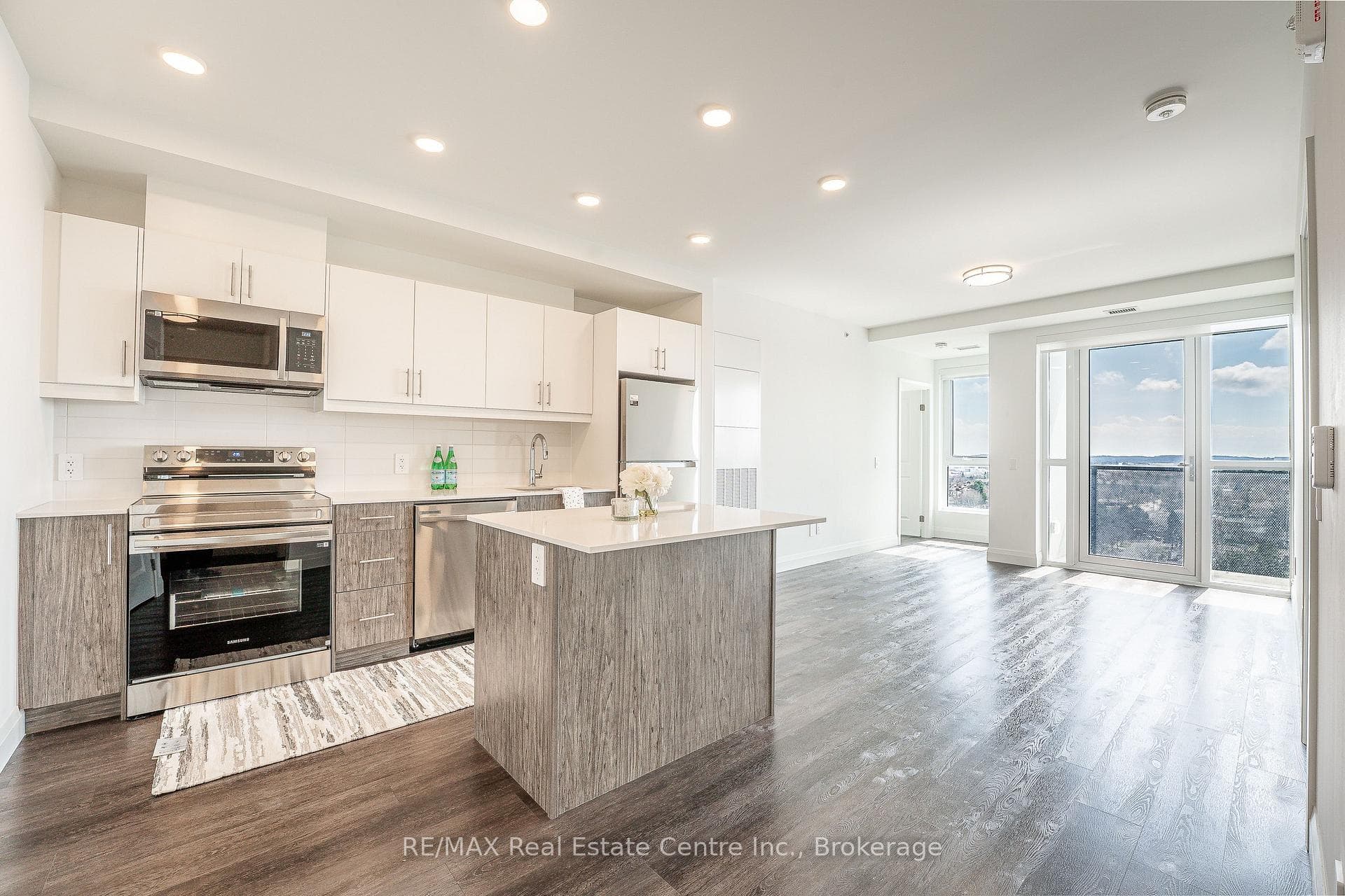 1333 WEBER Street Unit 1306 photo 2