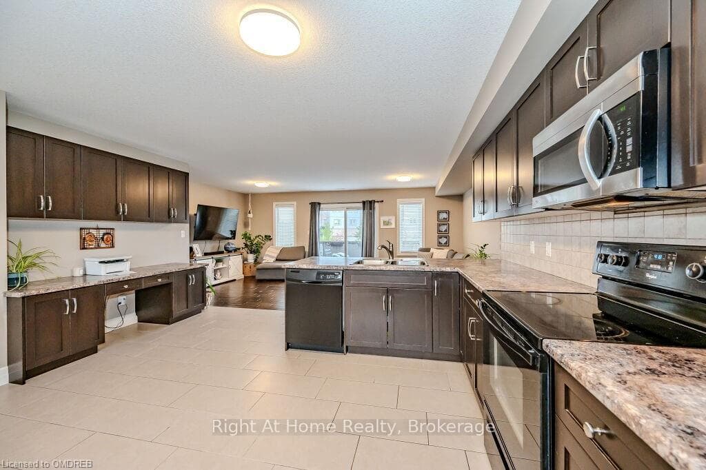 275 OLD HURON Road Unit 21 photo 14