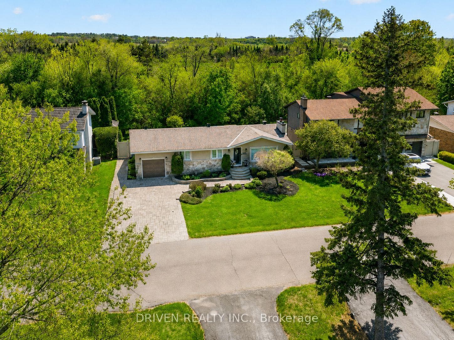 Private lot with no rear neighbours