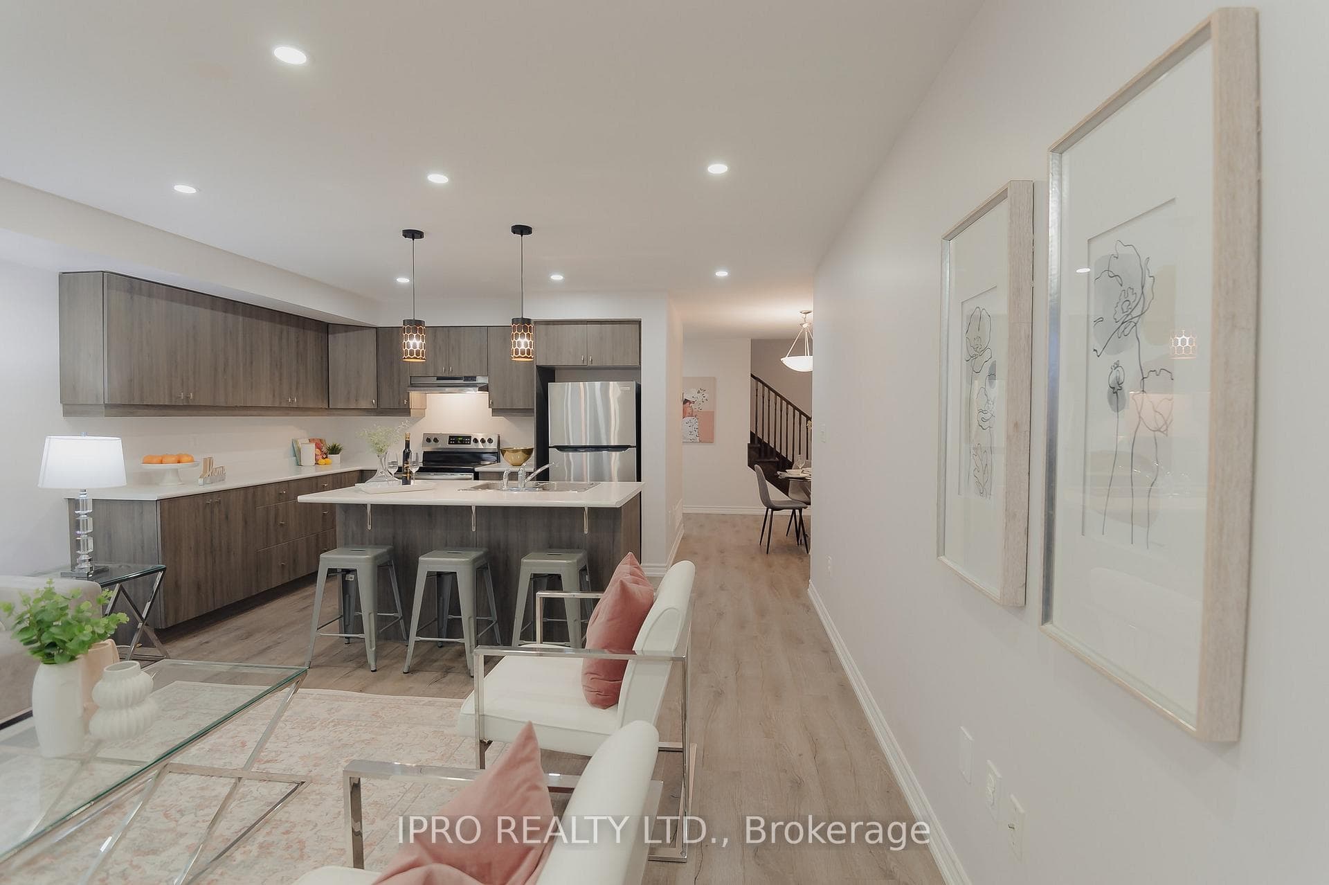 992 Balsam Court photo 8