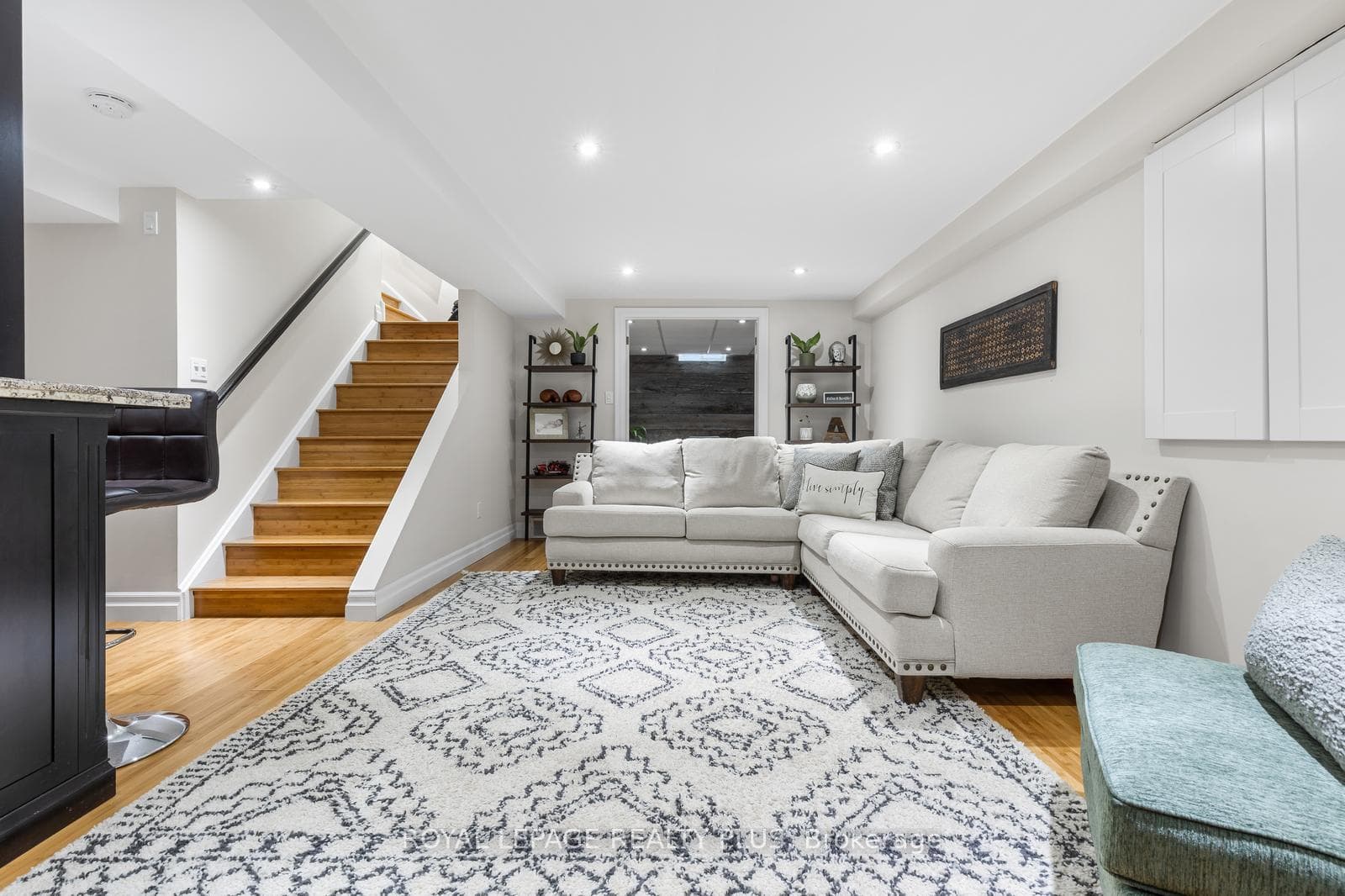 5 Anjou Place photo 26