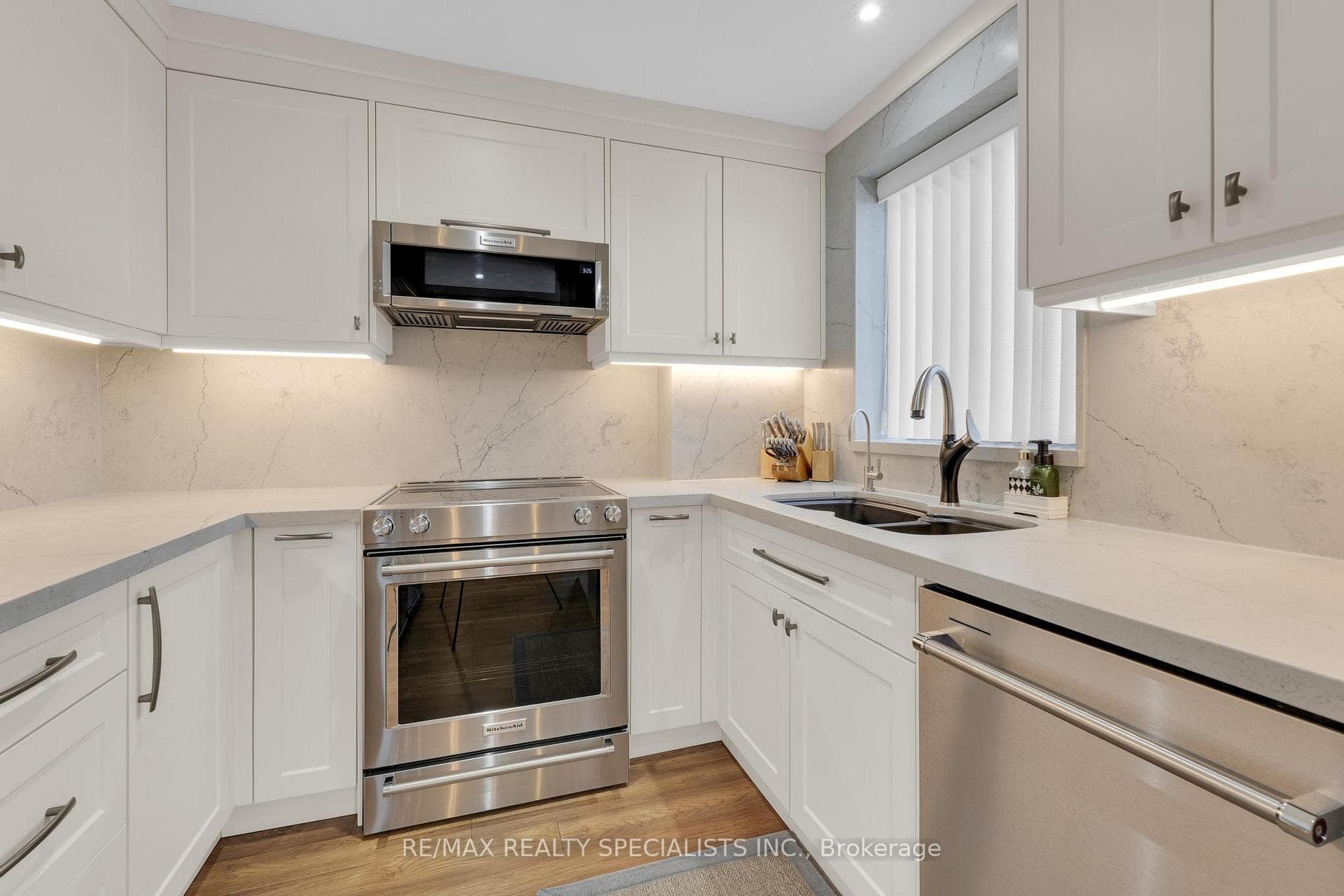 4235 Sherwoodtowne Boulevard Unit 1808 photo 3