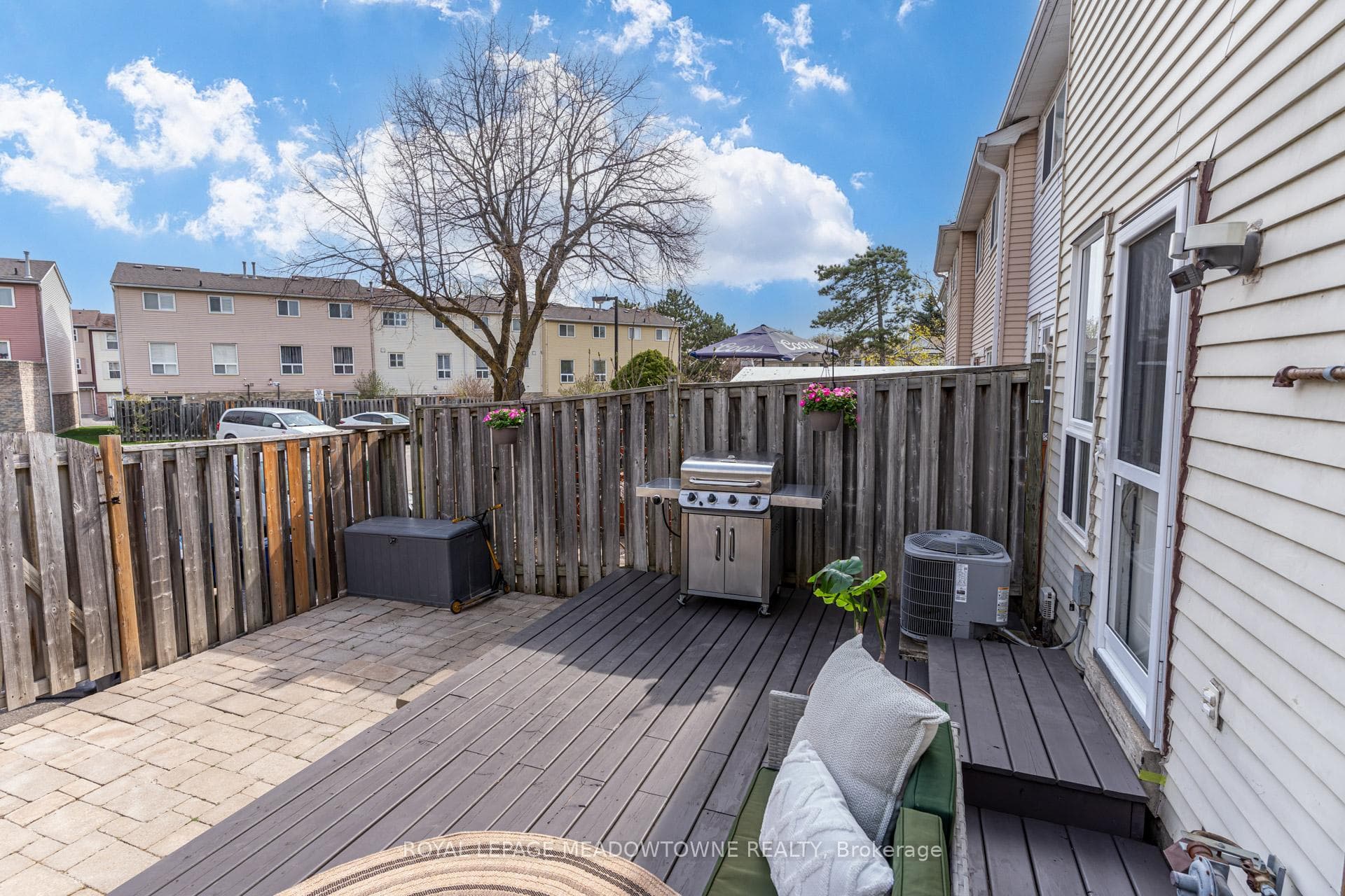 92 Morley Crescent photo 48