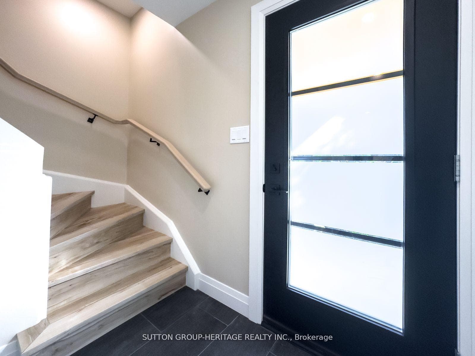 560 Tennyson Avenue photo 21