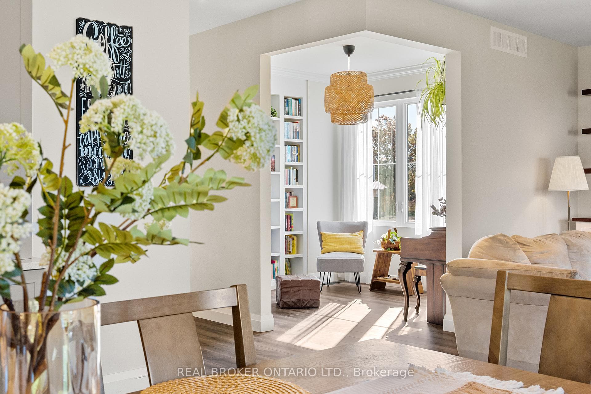 92 Ivy Crescent photo 9