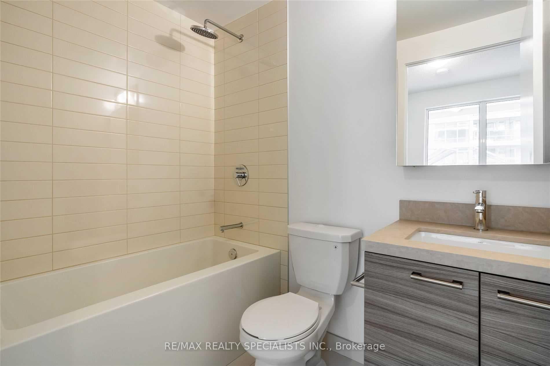 2221 Yonge Street Unit 306 photo 12