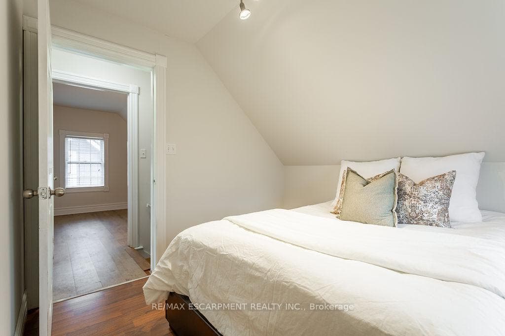 270 Beach Boulevard photo 25