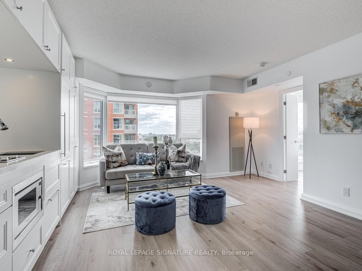 155 Yorkville Avenue Unit 1417 photo 3