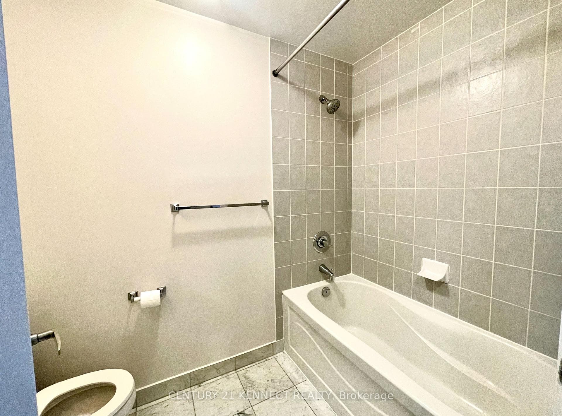 65 Bremner Boulevard Unit 4103 photo 6